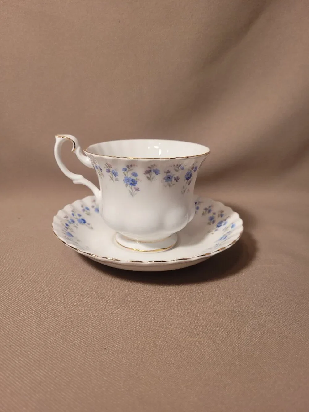 Royal Albert Memory Lane (5 Piece) Place Setting EXCELLENT!